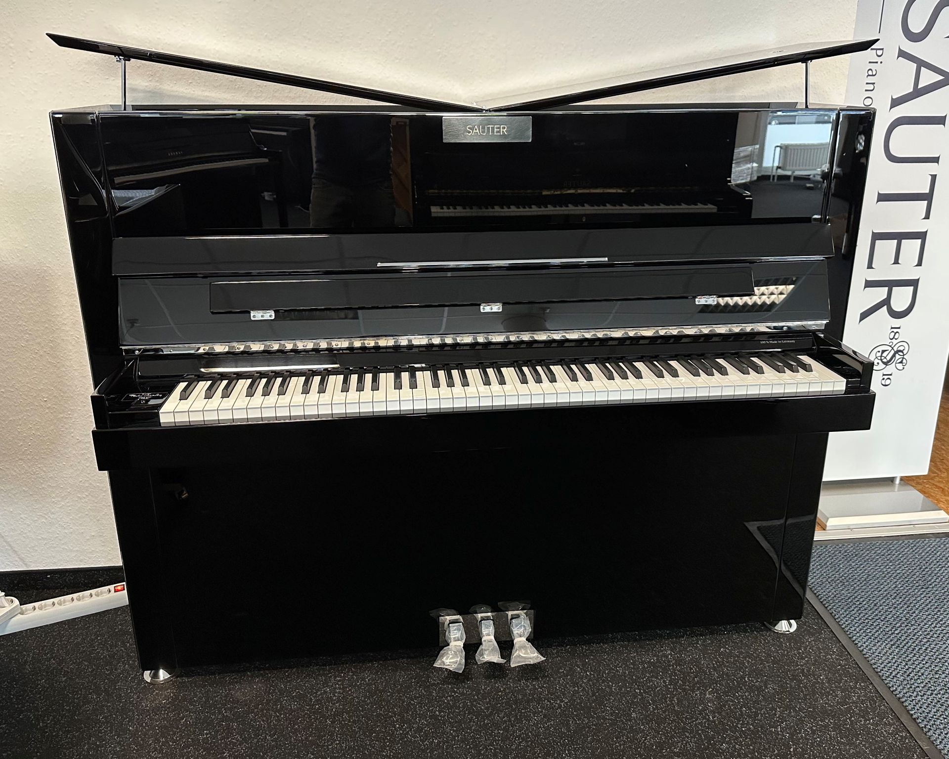 Sauter Pure Noble 122 schwarz poliert