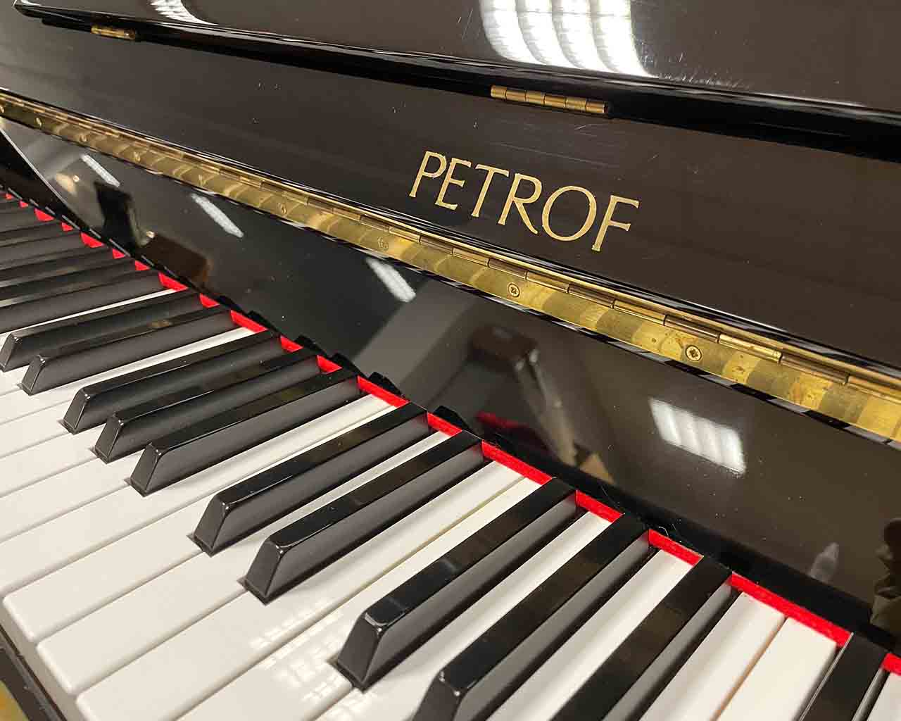 Petrof P 131 M1 Klavier schwarz
